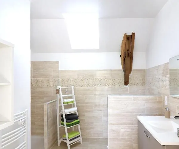 Maison Confortable A Avec Grand Jardin, Ideale Pour Familles. *