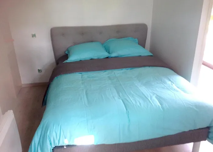 Maison Confortable A Avec Grand Jardin, Ideale Pour Familles. *