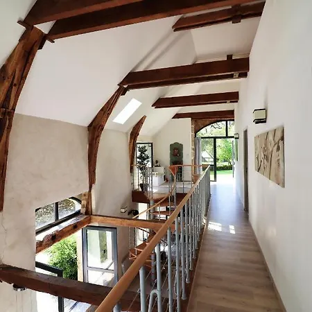 Дом отдыха Maison Confortable A Avec Grand Jardin, Ideale Pour Familles. Thegra