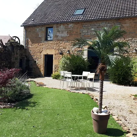 Maison Confortable A Avec Grand Jardin, Ideale Pour Familles. *