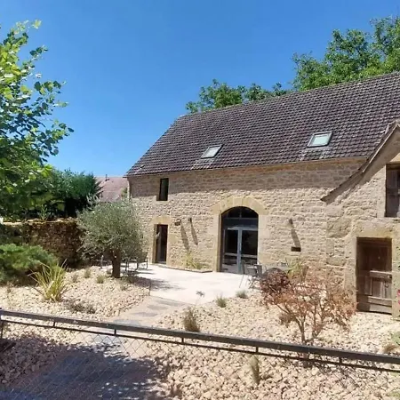 Maison Confortable A Avec Grand Jardin, Ideale Pour Familles.