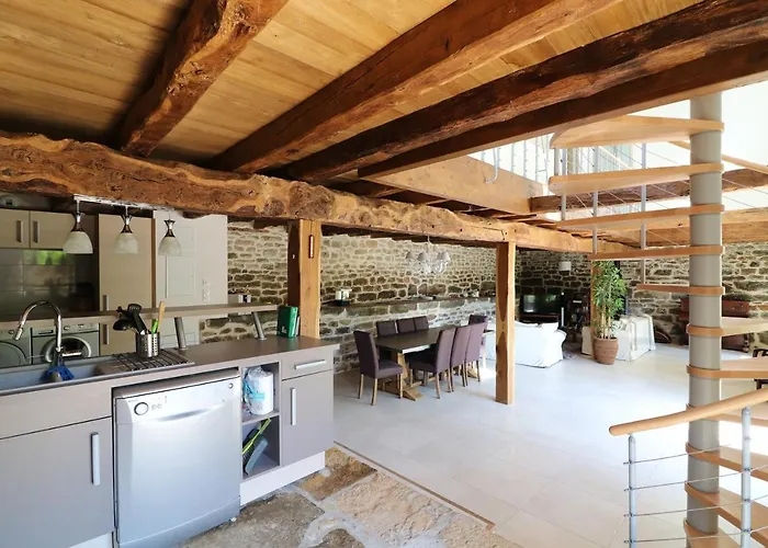 Maison Confortable à Avec Grand Jardin, Idéale Pour Familles. Casa vacanze Thégra